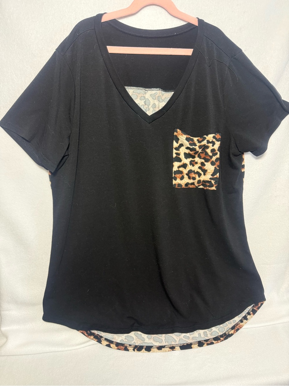 Zecilbo Women’s Leopard Print V-Neck Tunic Top